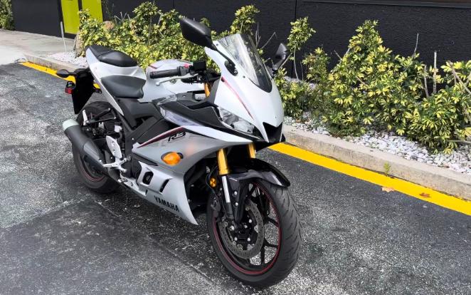 2020款雅马哈yzf-r3 abs版