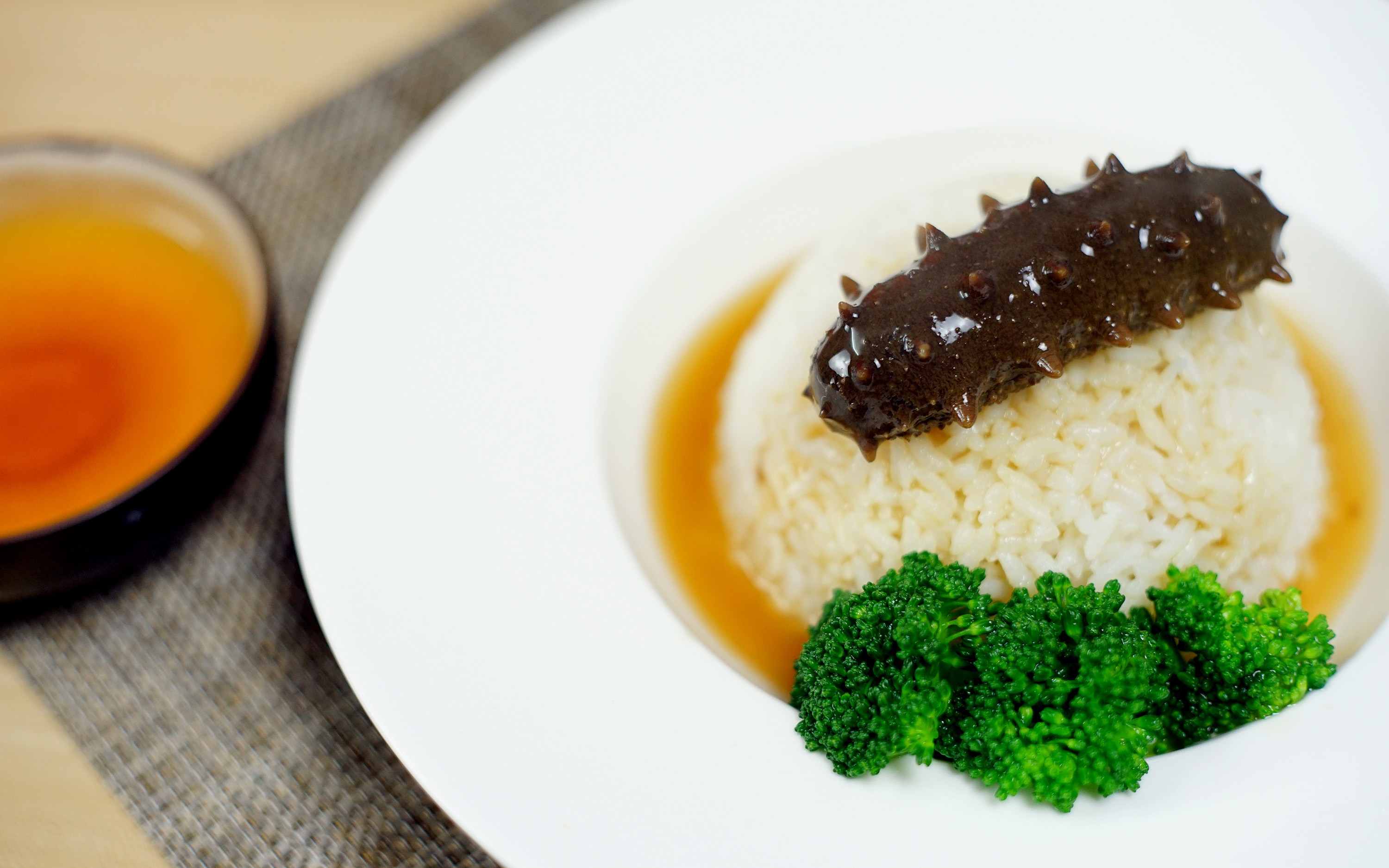 我给老公做了一道海参盖浇饭,他说怎么像是一条翔趴在饭上,活该你吃翔