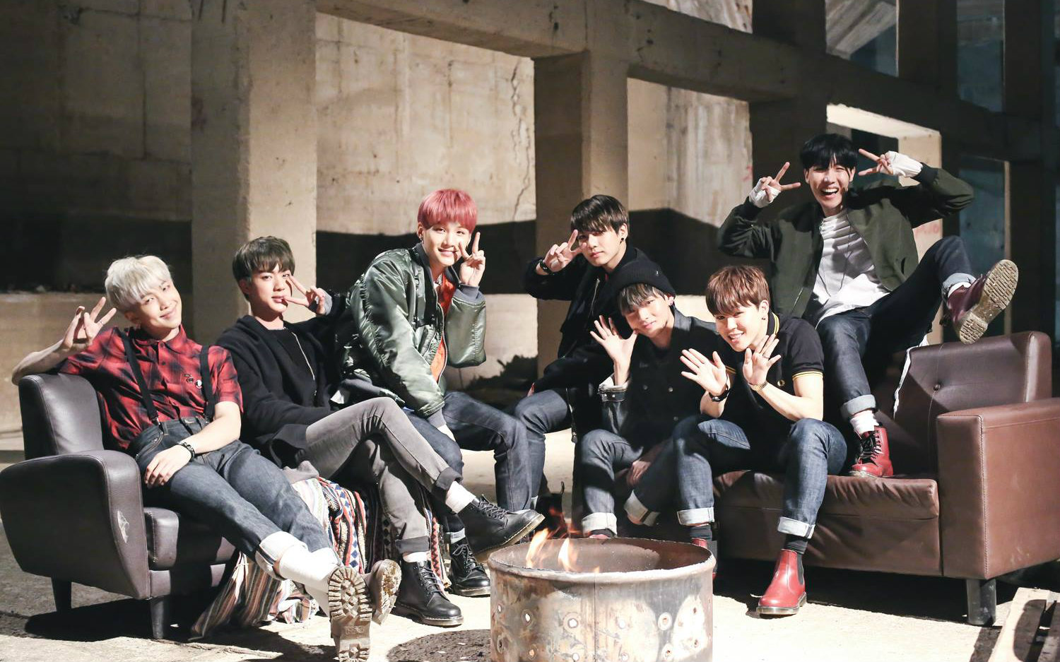 【防弹少年团】i need u 现场合集