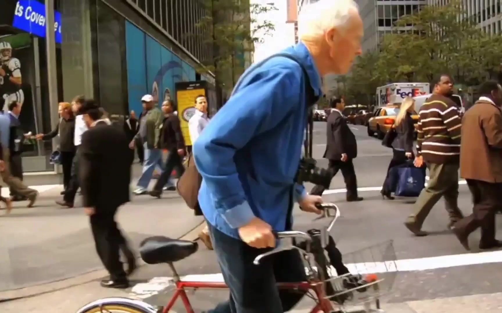 [图]Get dress for Bill Cunningham