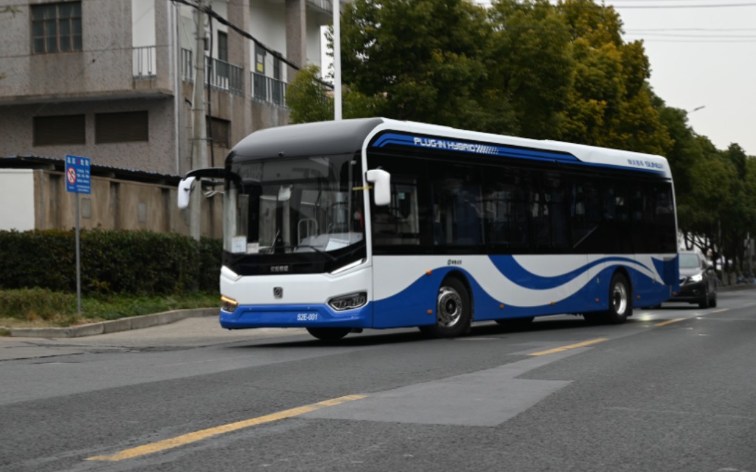 奉贤巴士申沃ihev12le(s2e)路试中