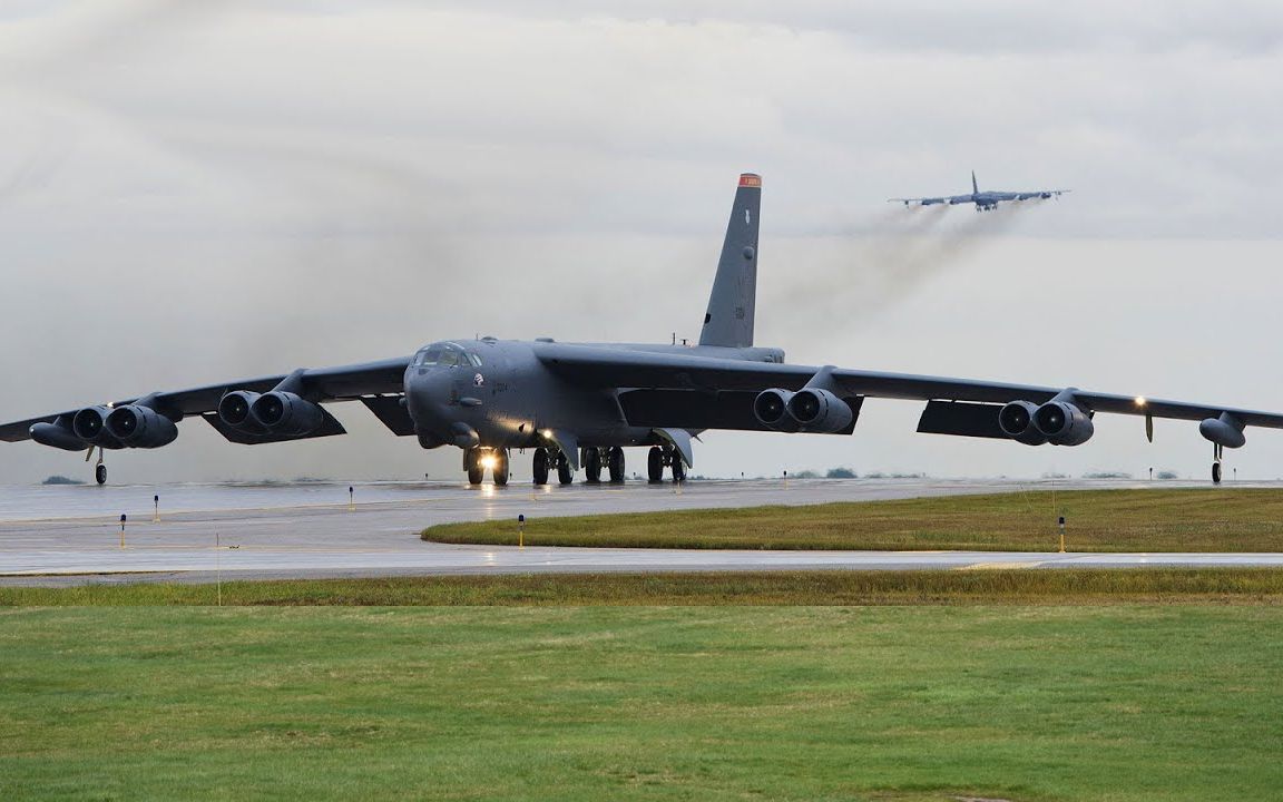 【军事】美国空军b-52"同温层堡垒"轰炸机起飞全过程