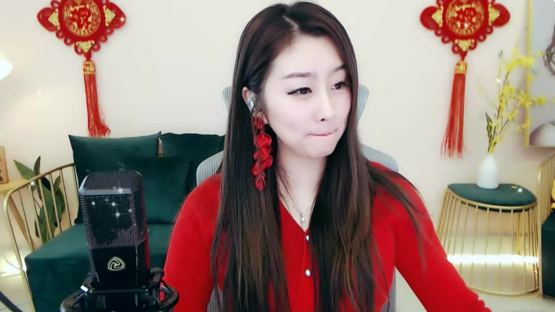 菲儿演唱《太想念》