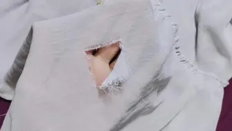 一个无痕修补轻薄雪纺面料的衬衫破洞的方法 #缝缝补补小技巧