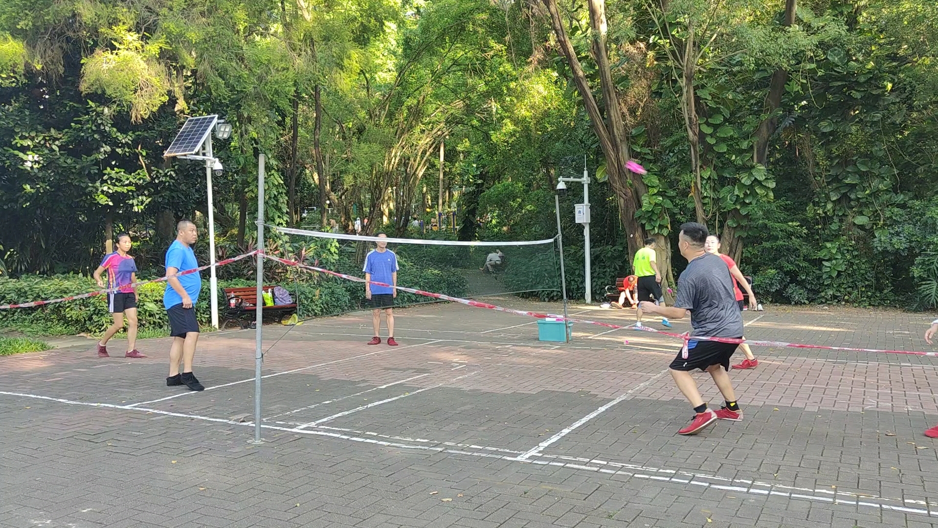 莲花山公园精彩的踢毽子大赛