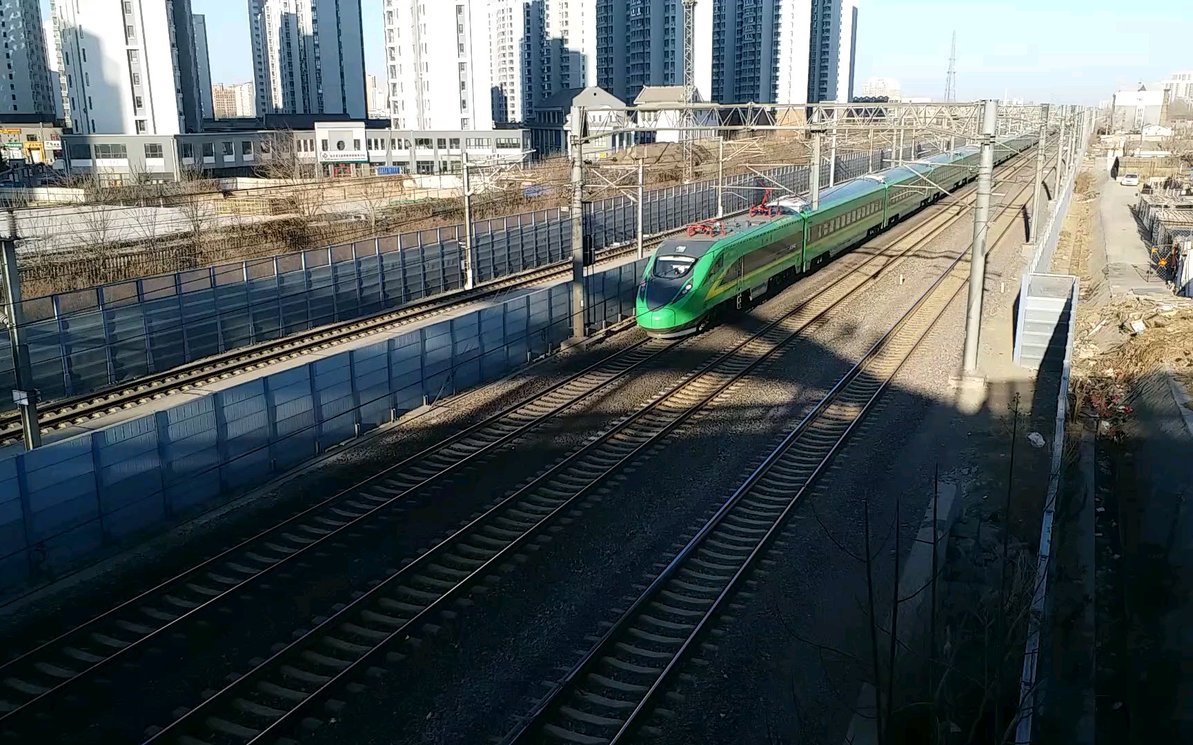 传说中的国槐绿?首发d706次通过京沪线廊坊北站