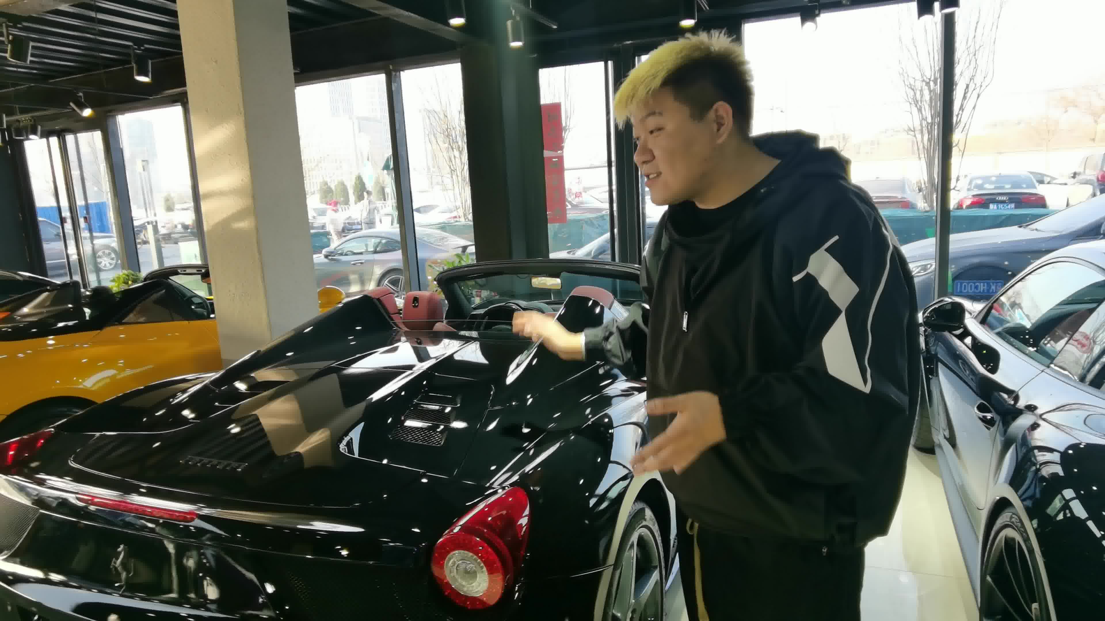 郭麒麟座驾是哪台车?_哔哩哔哩_bilibili