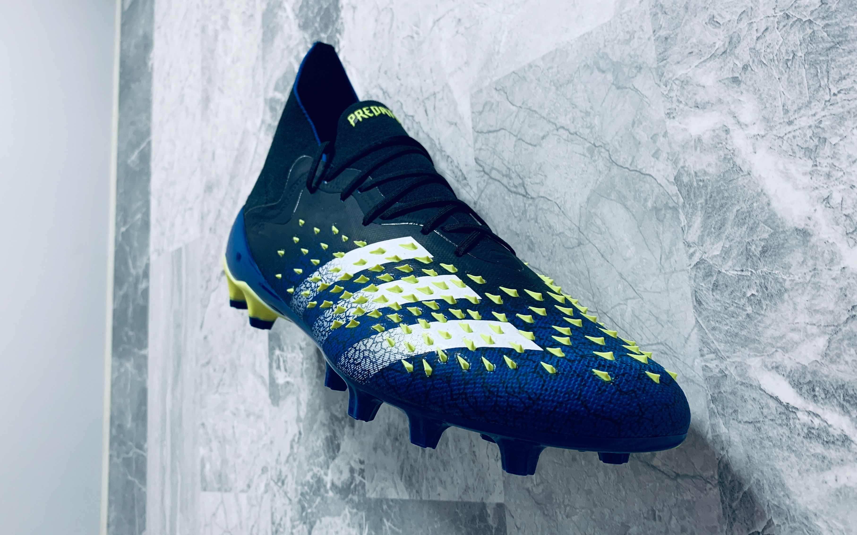 进化的摩擦系球鞋阿迪达斯predator猎鹰freak1ag开箱测评