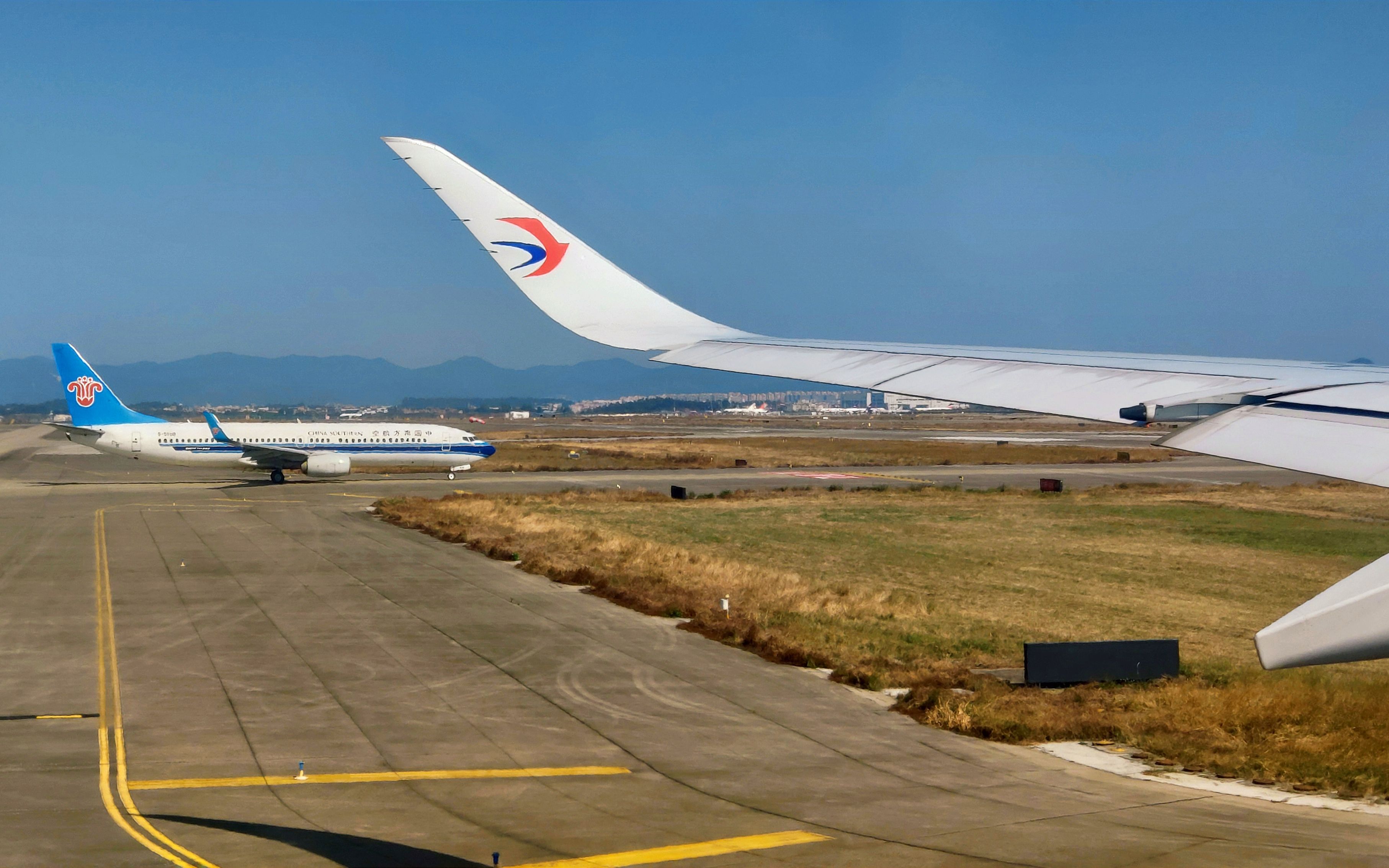 側方視角 - 中國東方航空空客a350 (b-307y)廣州白雲國際機場起飛