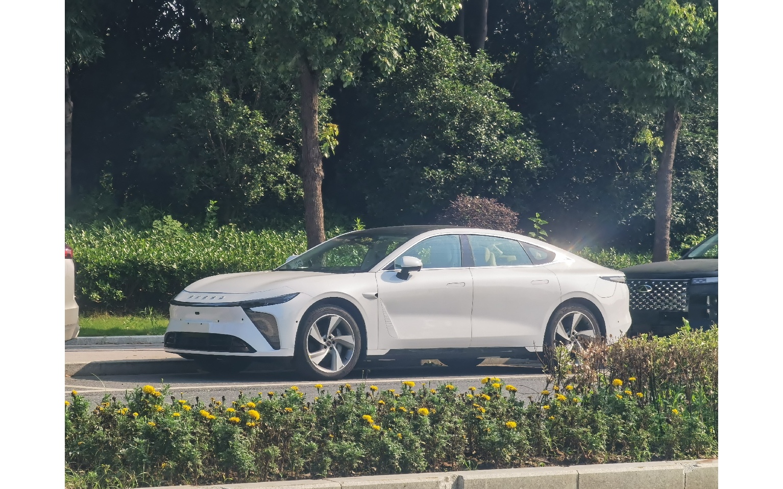 星途星纪元es白色试装车