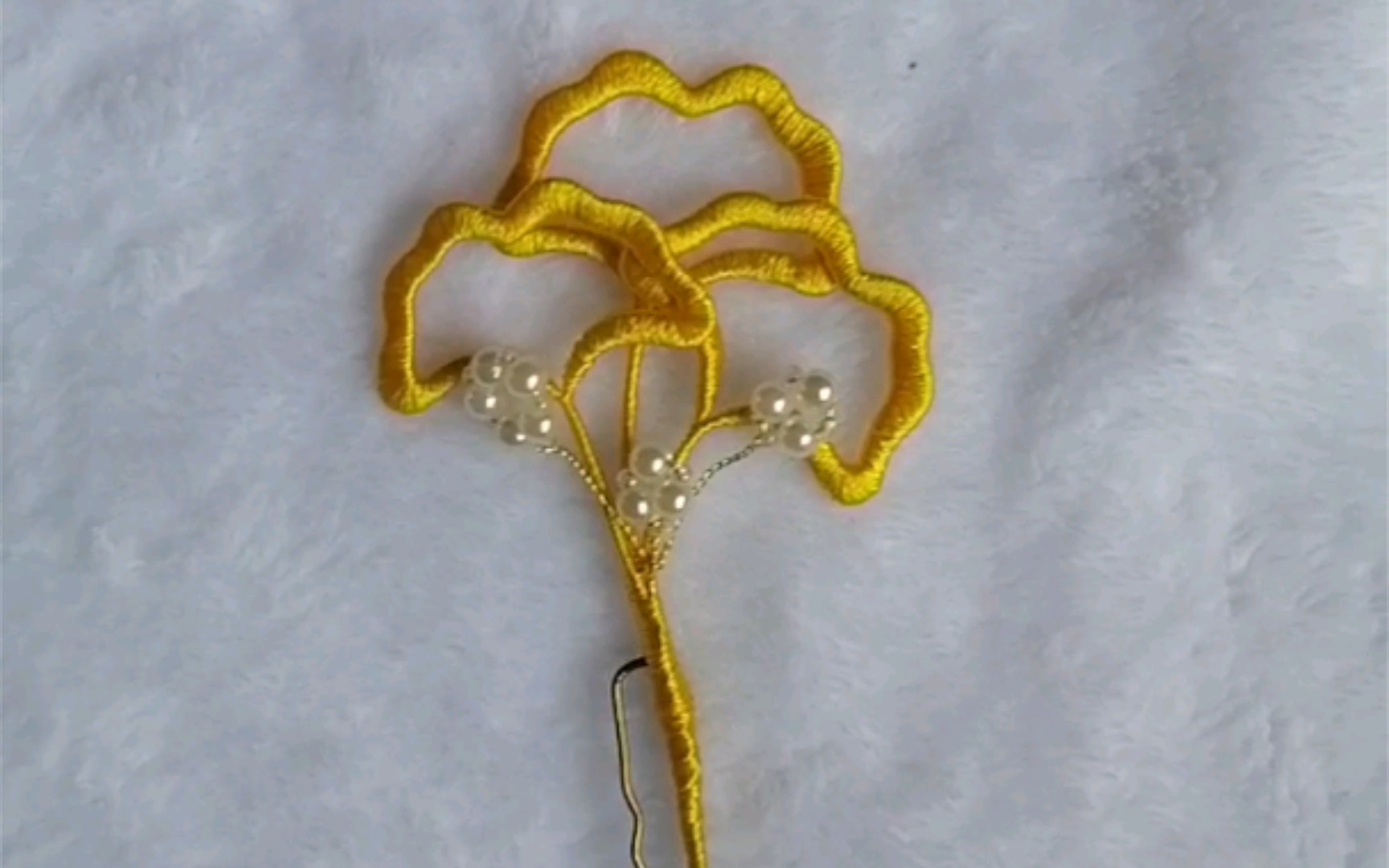 活动作品缠花银杏叶