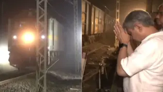 印度列车脱轨相撞事故发生地已恢复火车通行 官员现场双手合十祈祷