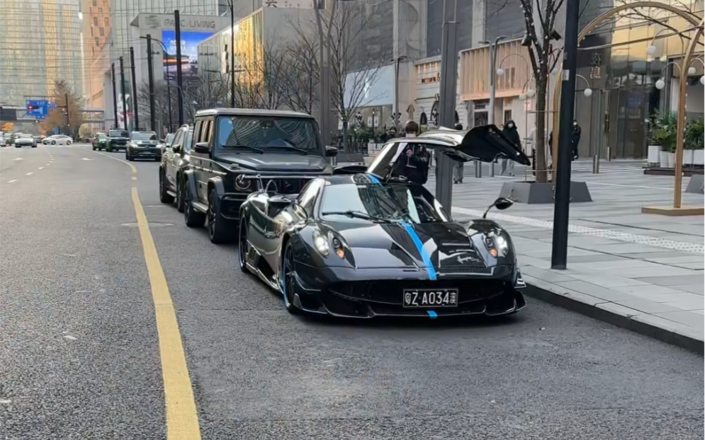 偶遇老白的帕加尼风神,半个亿的风神冰龙颜值真的太帅了,启动的那一刻