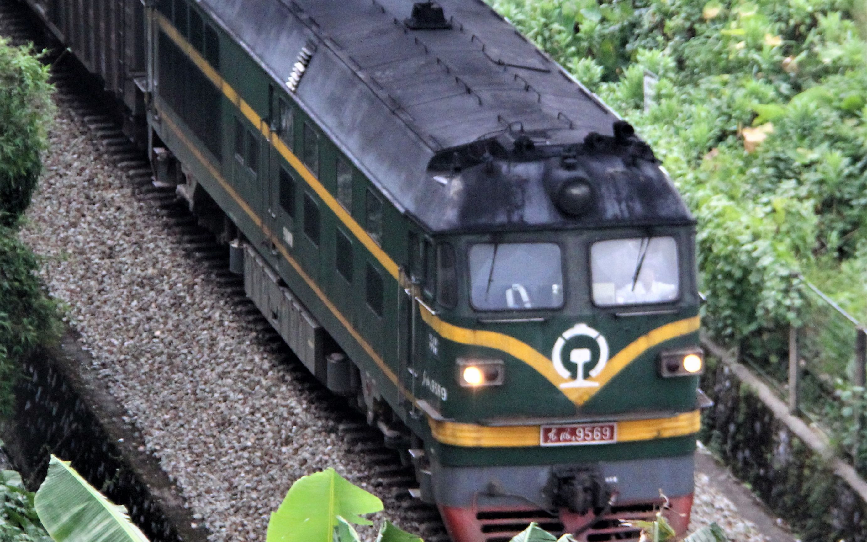 永福南机位df4b武警9569霸气鸣笛音响拧到最大感受一下4b的怒吼吧