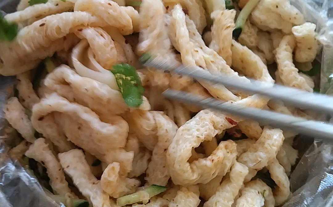 两掺儿面皮里的面皮儿好少啊