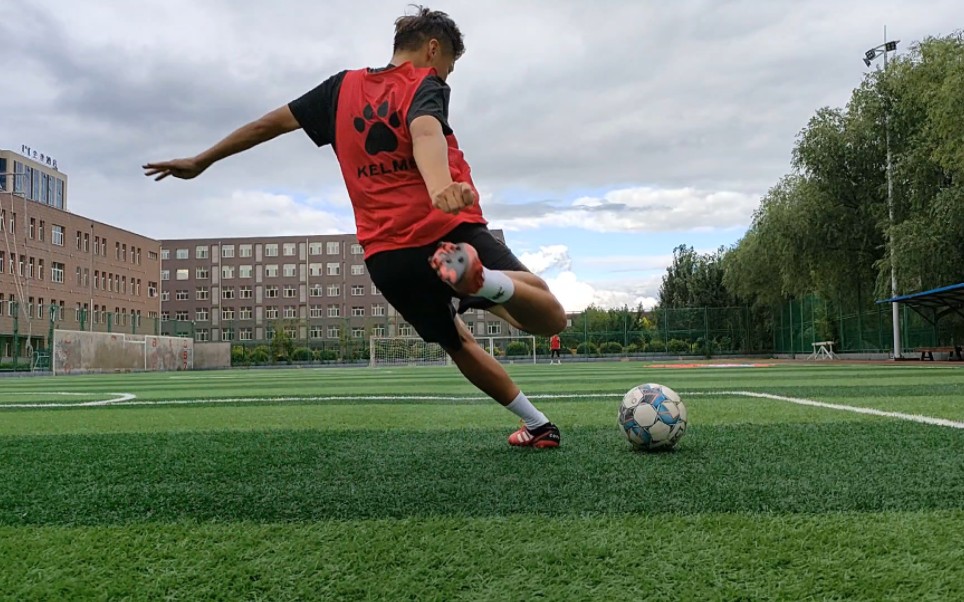 长传球教学视频(预感片)亚足联/中国足球协会c级教练员,中国足球协会