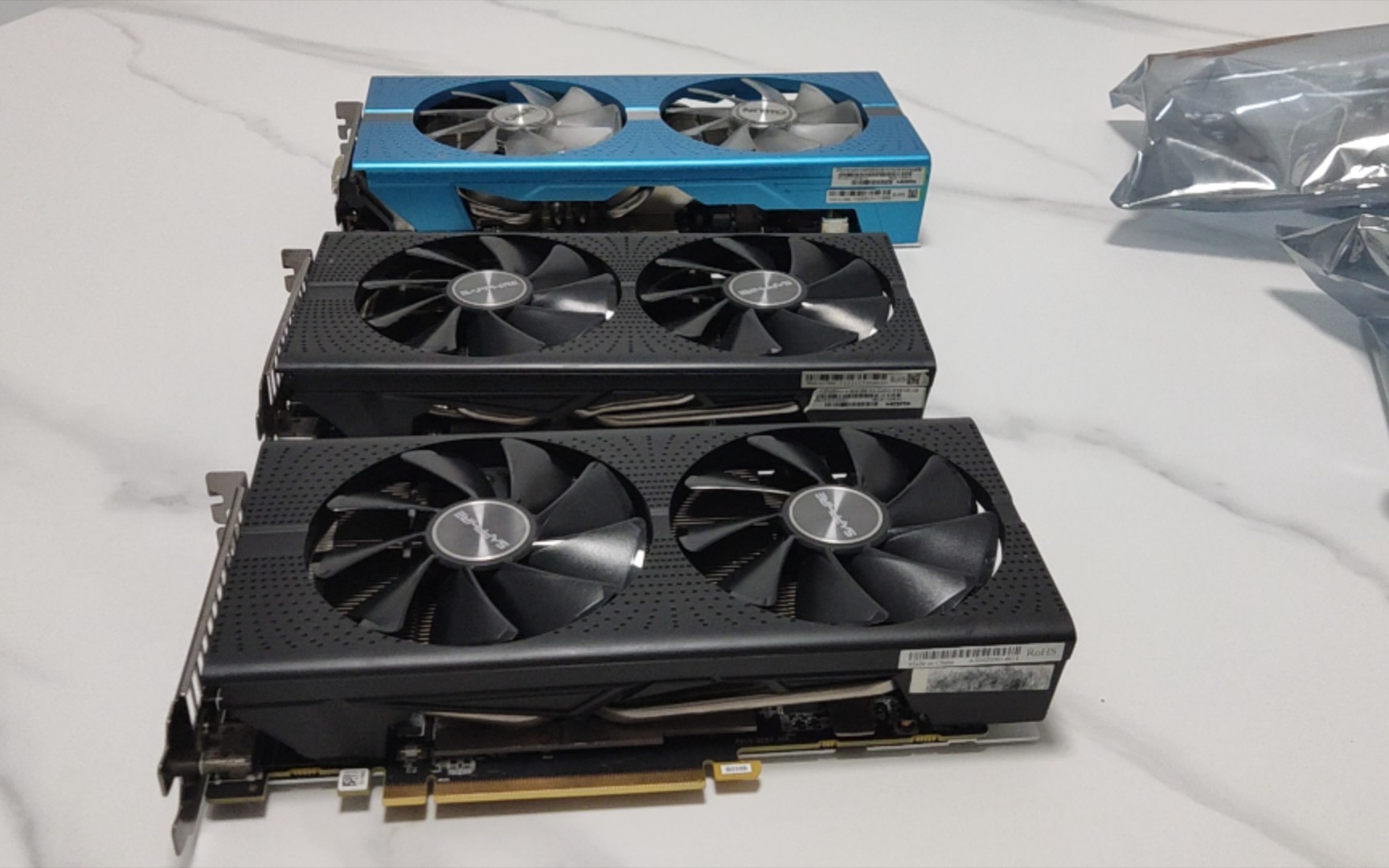 蓝宝石rx580和590外观区别