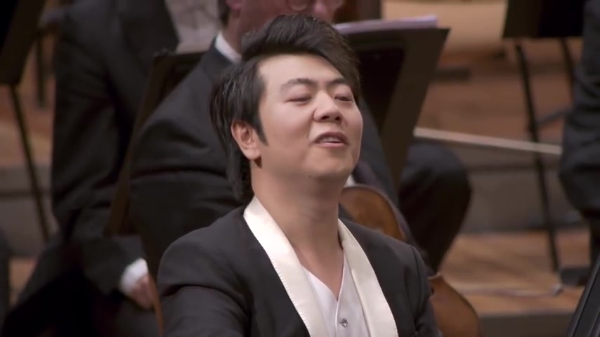 [图]#郎朗 肖邦《降E大调华丽大圆舞曲》 Berlin Gala Concert - Lang Lang - Chopin_ Waltz No. 1