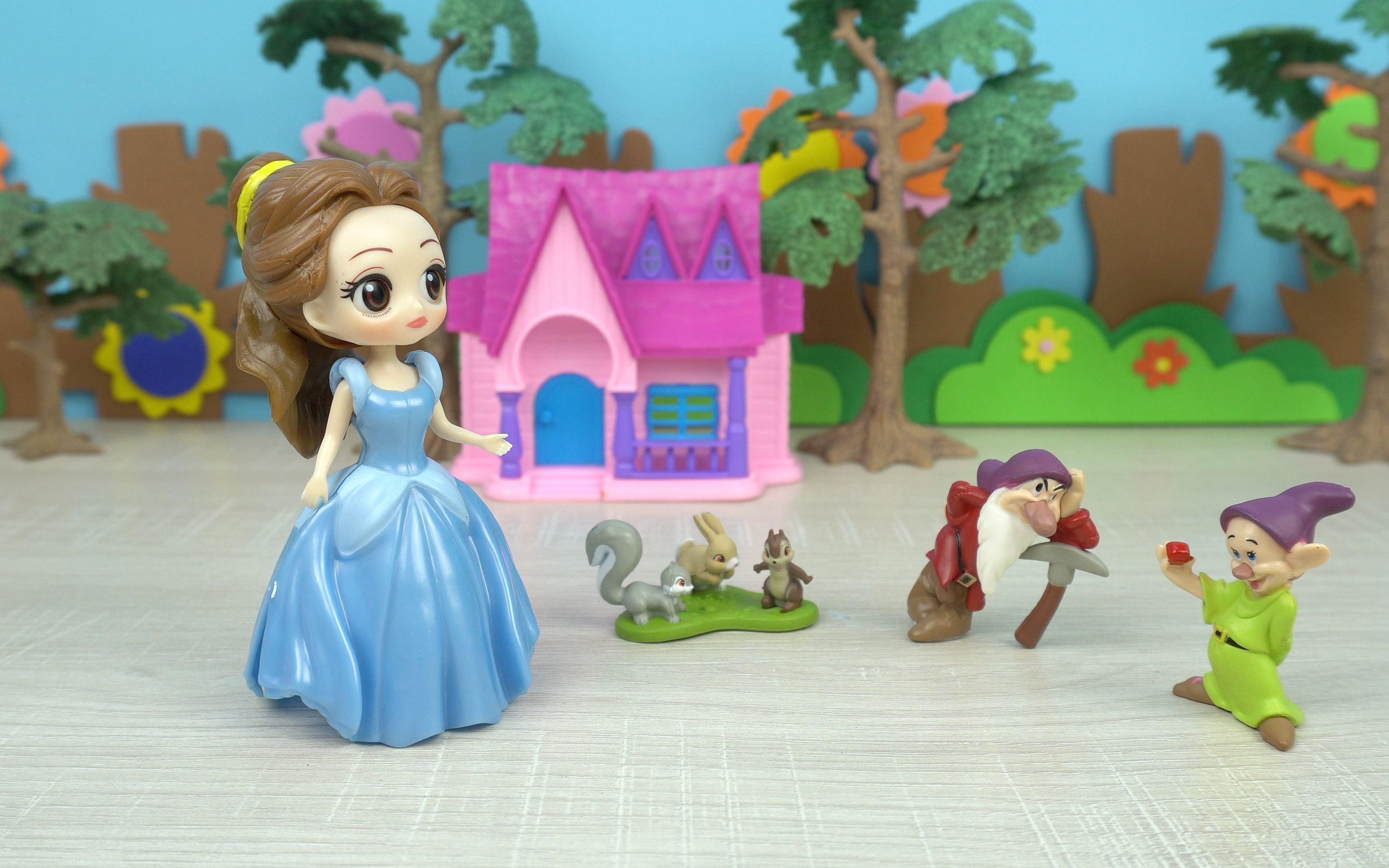 《熊妹玩具》彩虹马帮公主变出水晶鞋