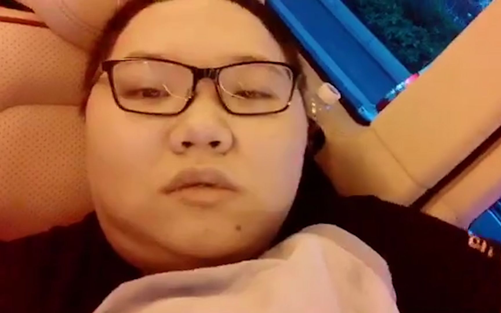 pdd牙痛申请停播一天沈灵敏出镜被要求代播