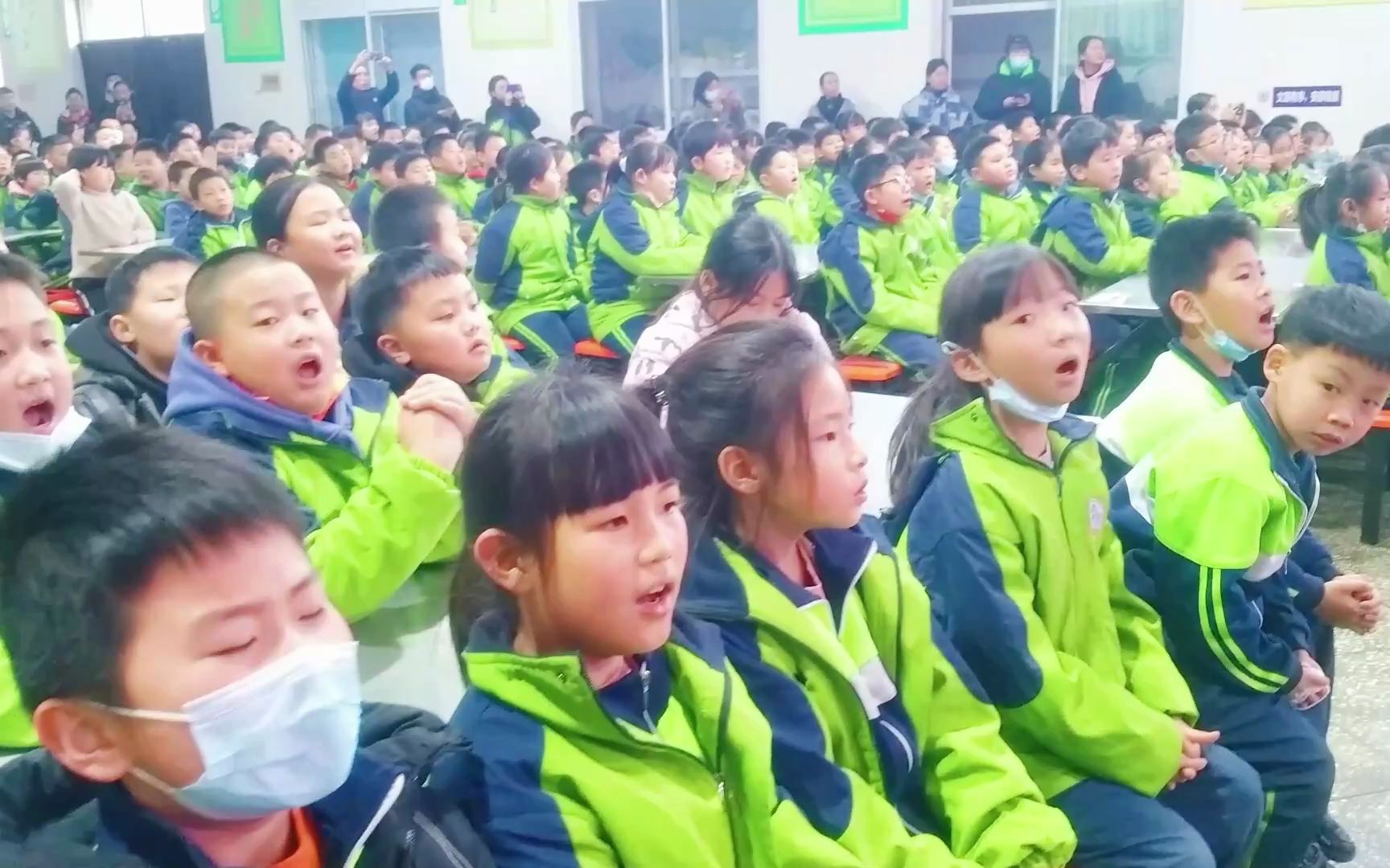 承德博骏双语学校金天斌校长和词曲作者张雄舰同台畅谈放飞伟大中国梦
