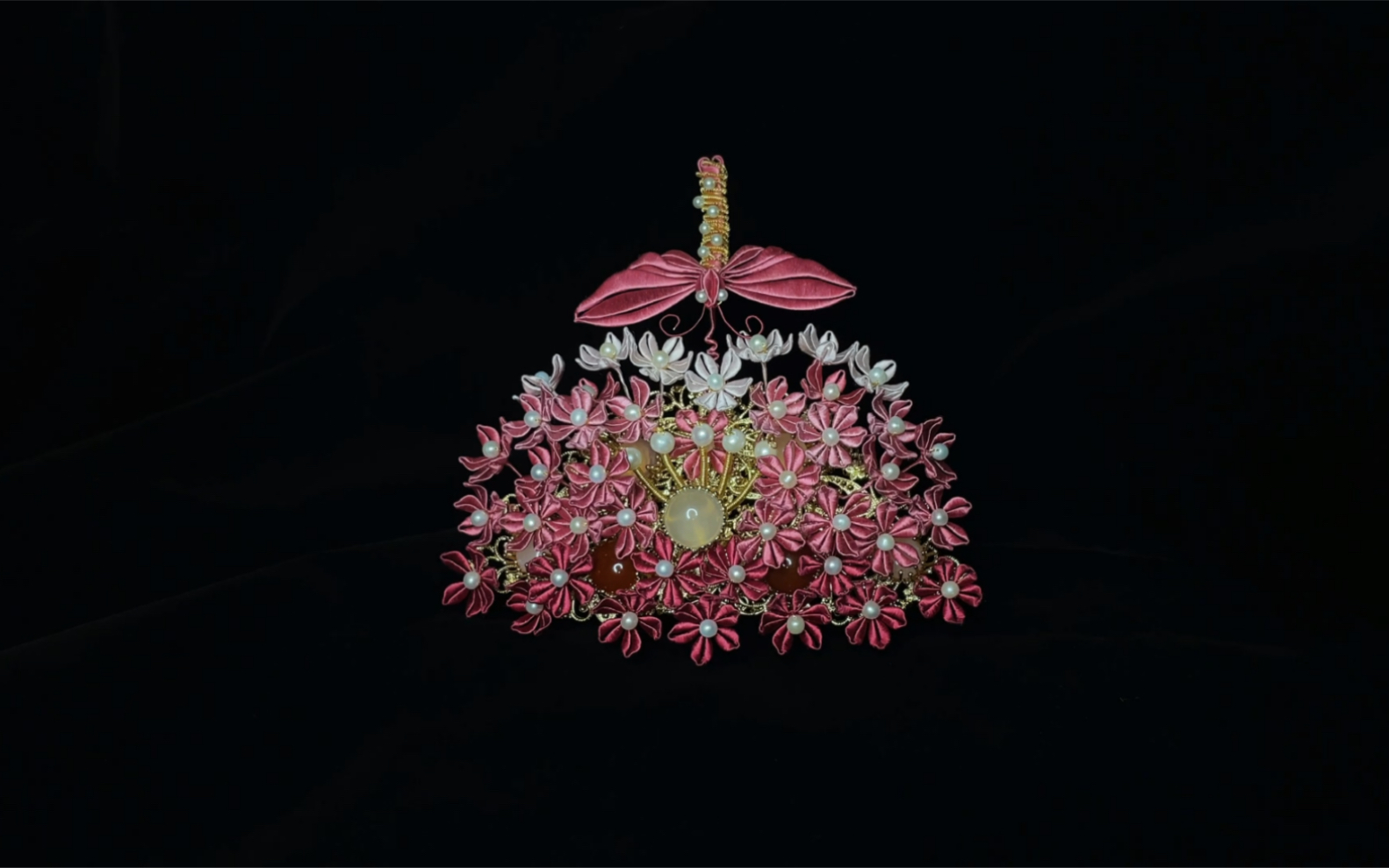 李小孩闹蛾扑花冠缠花版本