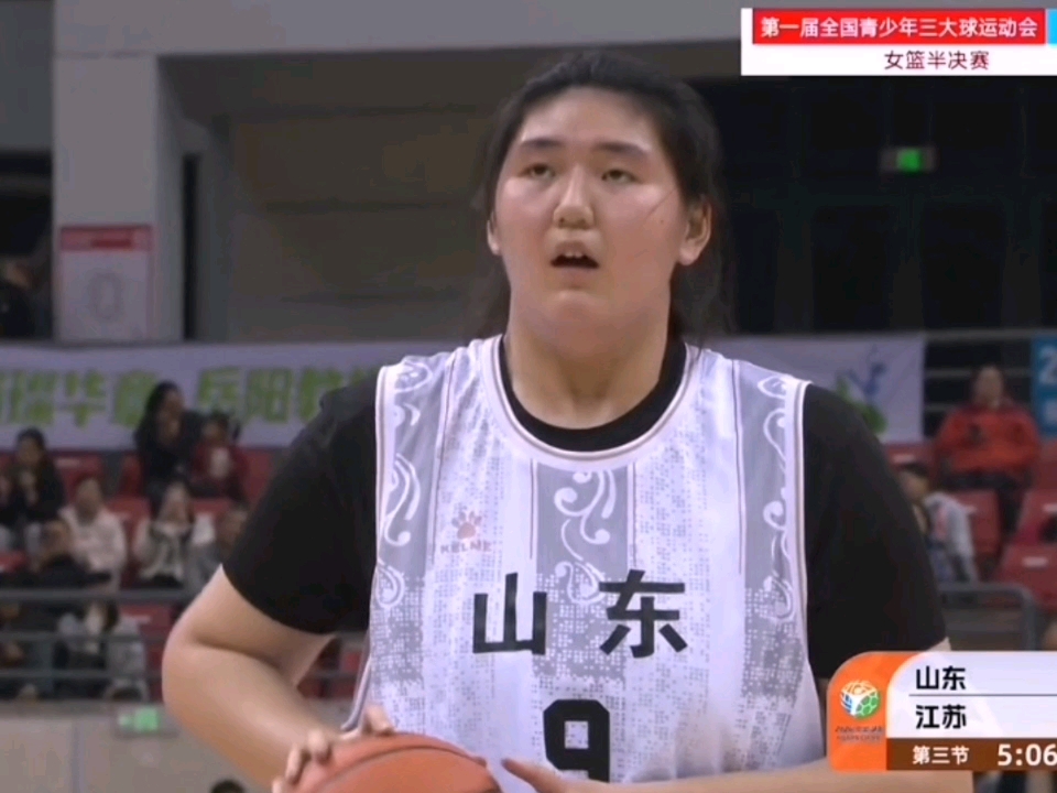 张子宇闪耀全场!把篮球传给内线就够了!