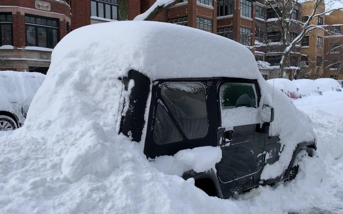 暴雪侵袭后的芝加哥 密歇根湖结冰了哔哩哔哩bilibili