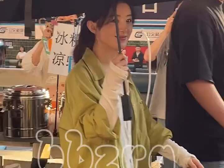 赵丽颖《在人间》拍摄现场花絮p1