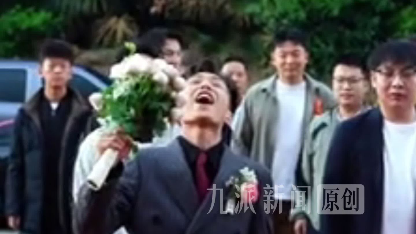 武汉小伙结婚邀全国网友吃席：不用随礼带张嘴就行。130多名网友赶来，新郎临时加10桌