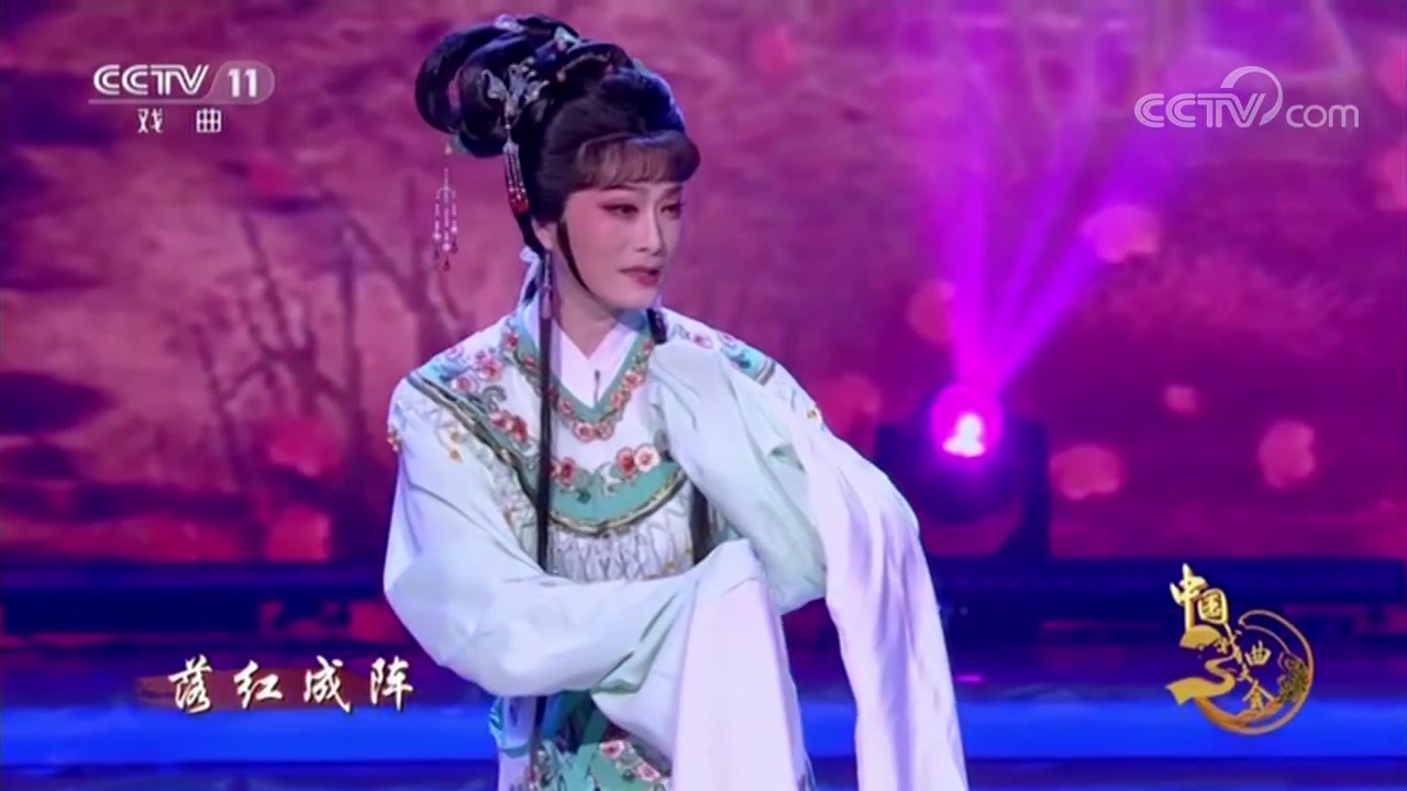 [图]越剧《红楼梦·葬花》片段 (表演：李敏)