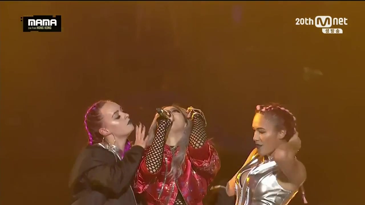 2ne1最后一次现场表演坏丫头hellobichesfire我最红2015mama
