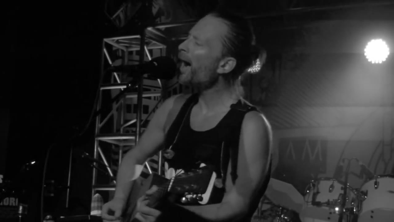 [图]【桶木腰现场发飙】Present Tense ( 2013/6/14 ) Atoms For Peace - Live @ Club Amok