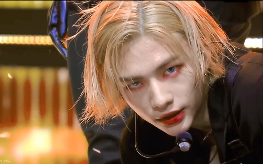 【黄铉辰】《psycho》直拍 金发混血公爵造型 很难让人不psycho的程度