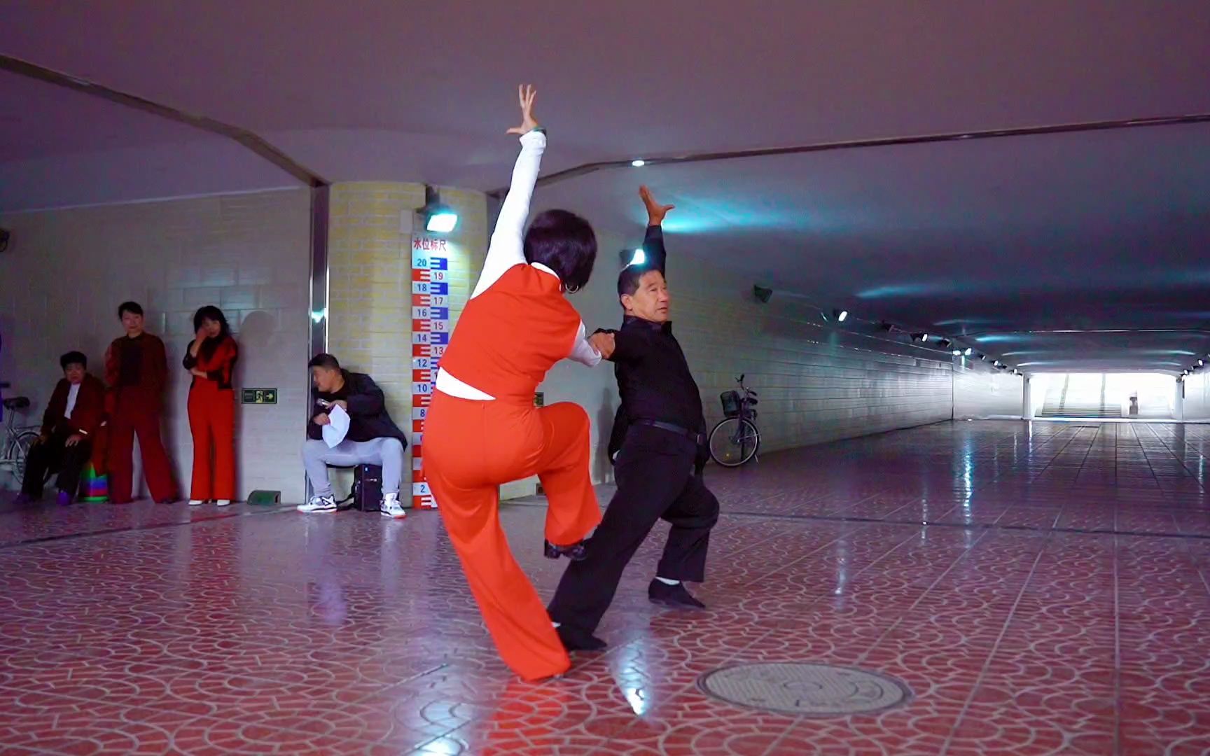 广场舞《草原夜色美》四部造型版,动作娴熟流畅