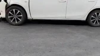 丰田小车干翻奥迪suv