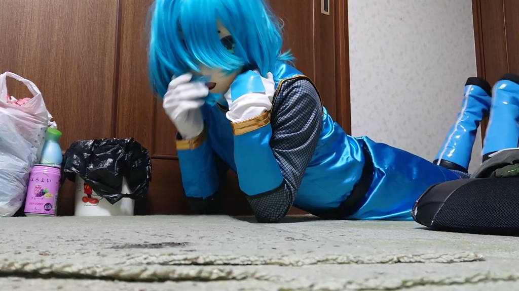 穿忍风战队破里剑蓝皮套的coser日常