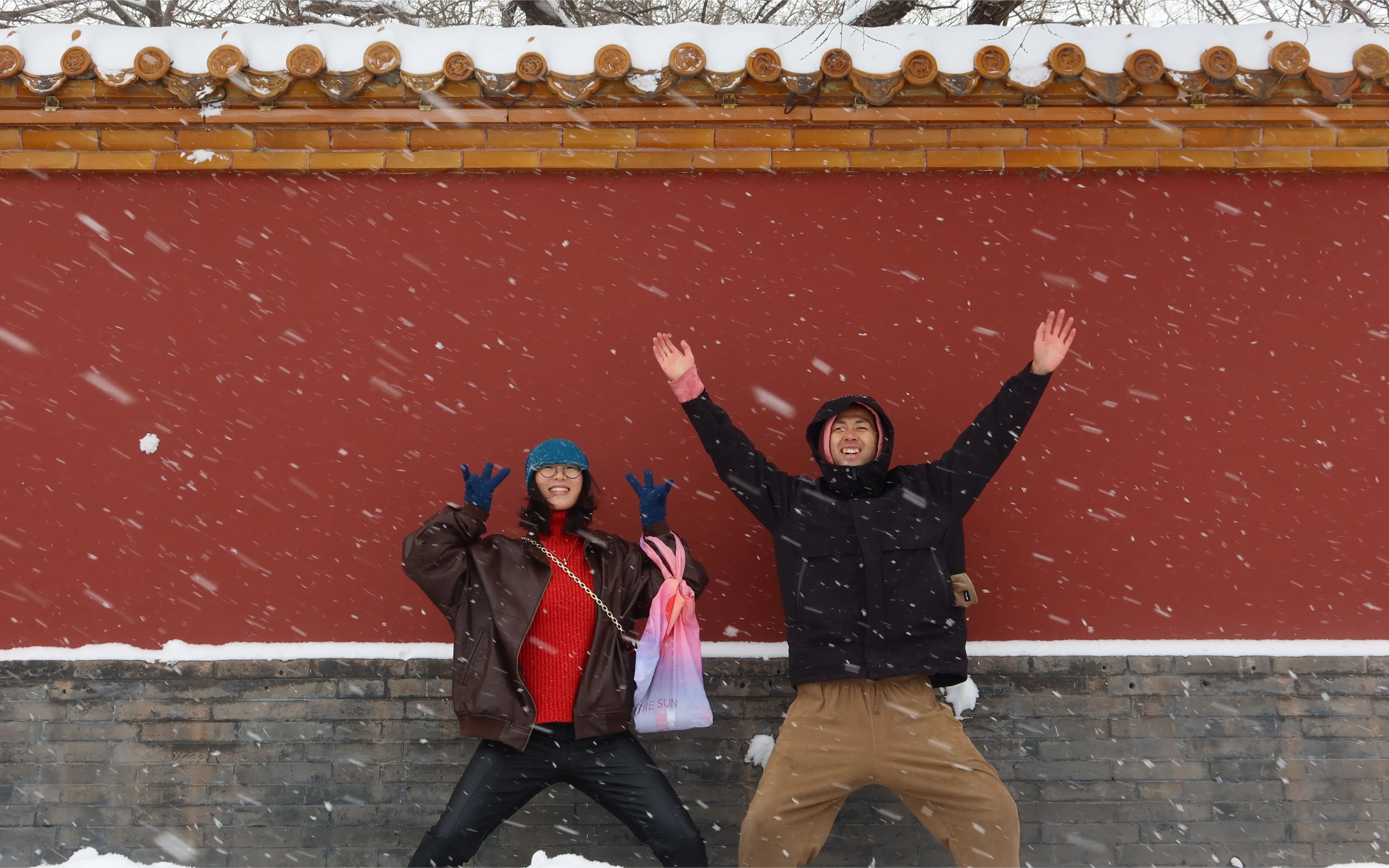 [图]跟我们在沈阳的大雪天过一日：去北陵公园的红墙下拍照、堆雪人，去西塔韩国风情街吃朝鲜族阿嬷烤的正宗韩式烤肉｜东北旅行