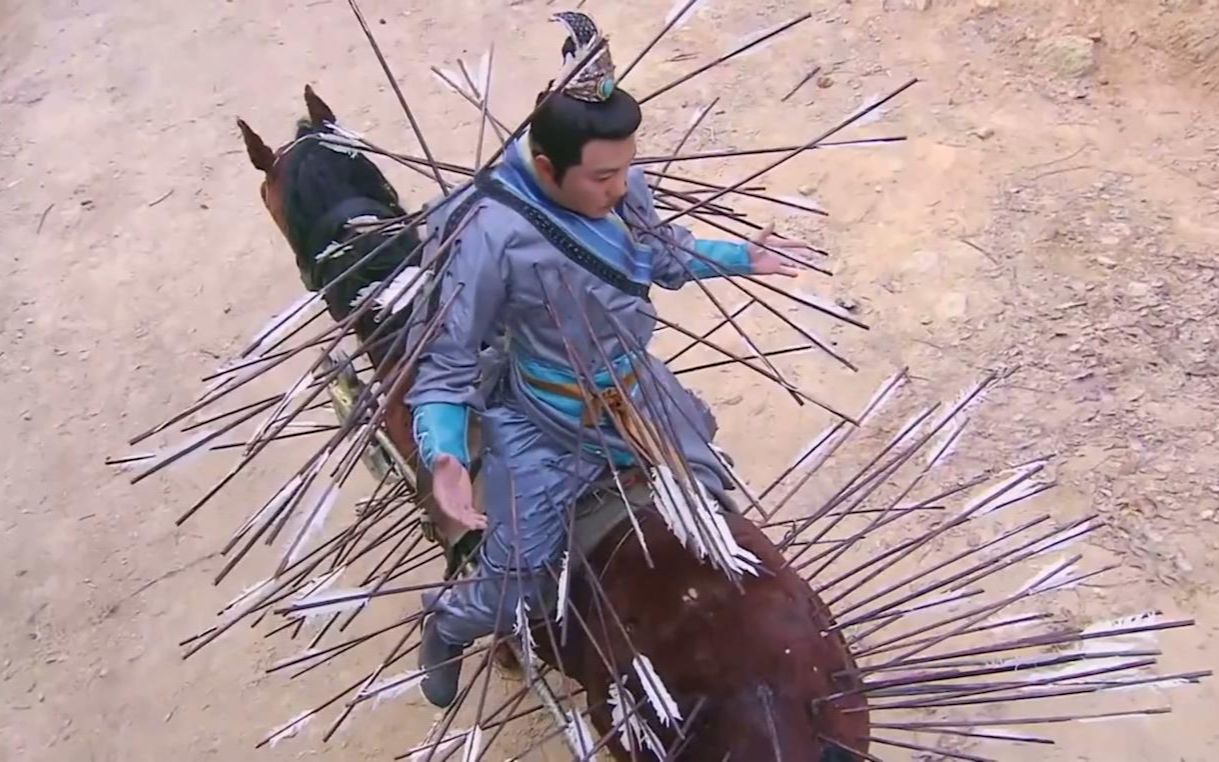 美女箭头拿反,却还能一箭三雕,看完笑岔气了!爆笑射箭现场