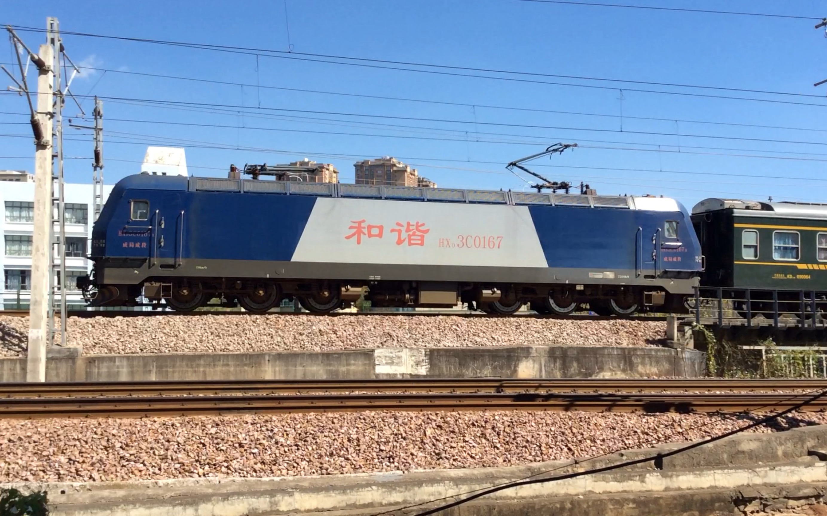 昆明到西昌的旅游列车