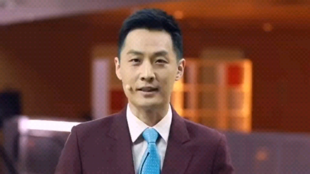 舒东:央视舞台上的暖心守护者