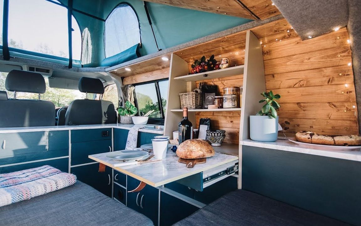 大众t5惊艳改装的vanlife房车,内饰配色很舒服【van life房车改装案例