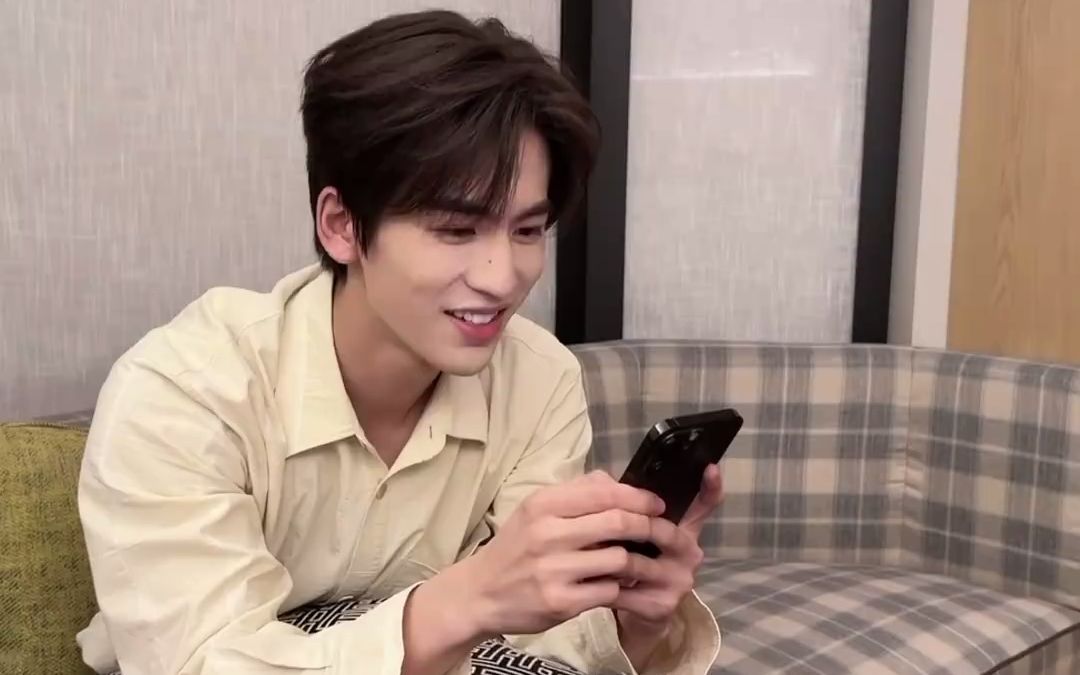 20221105 张凌赫玩游戏视频