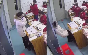 Скачать видео: 老师上课仰面朝天晕倒，学生飞奔上讲台抱住老师，下一秒举动感人