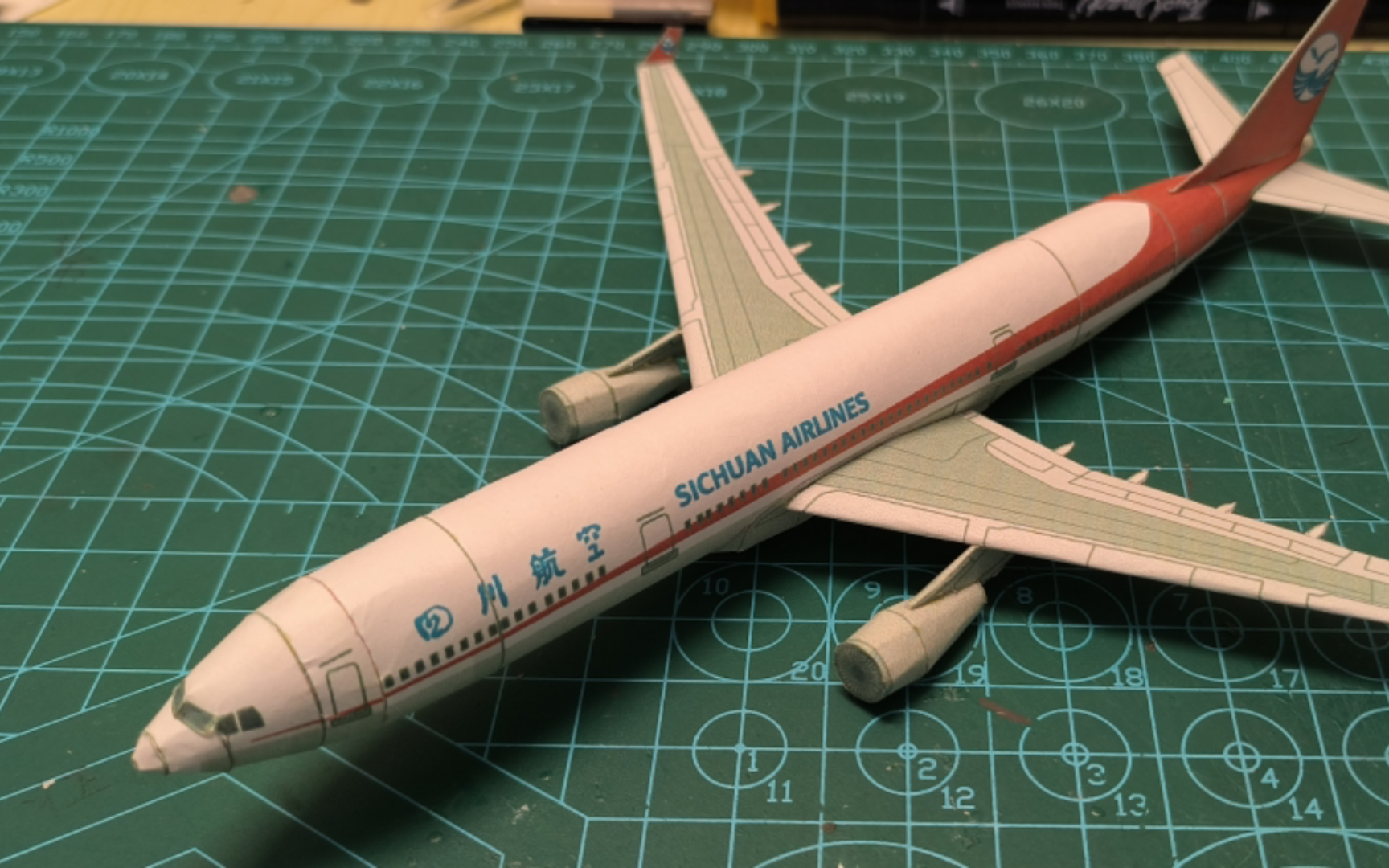 川航a330-300纸模制作