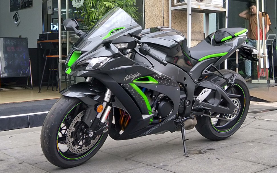 emmm～金钱的味道!川崎zx-10r se版开箱