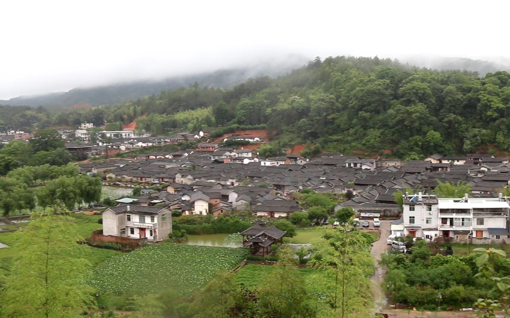 活动  福建山区发现一座800年古村,保留上百座明清古民居,全村都是