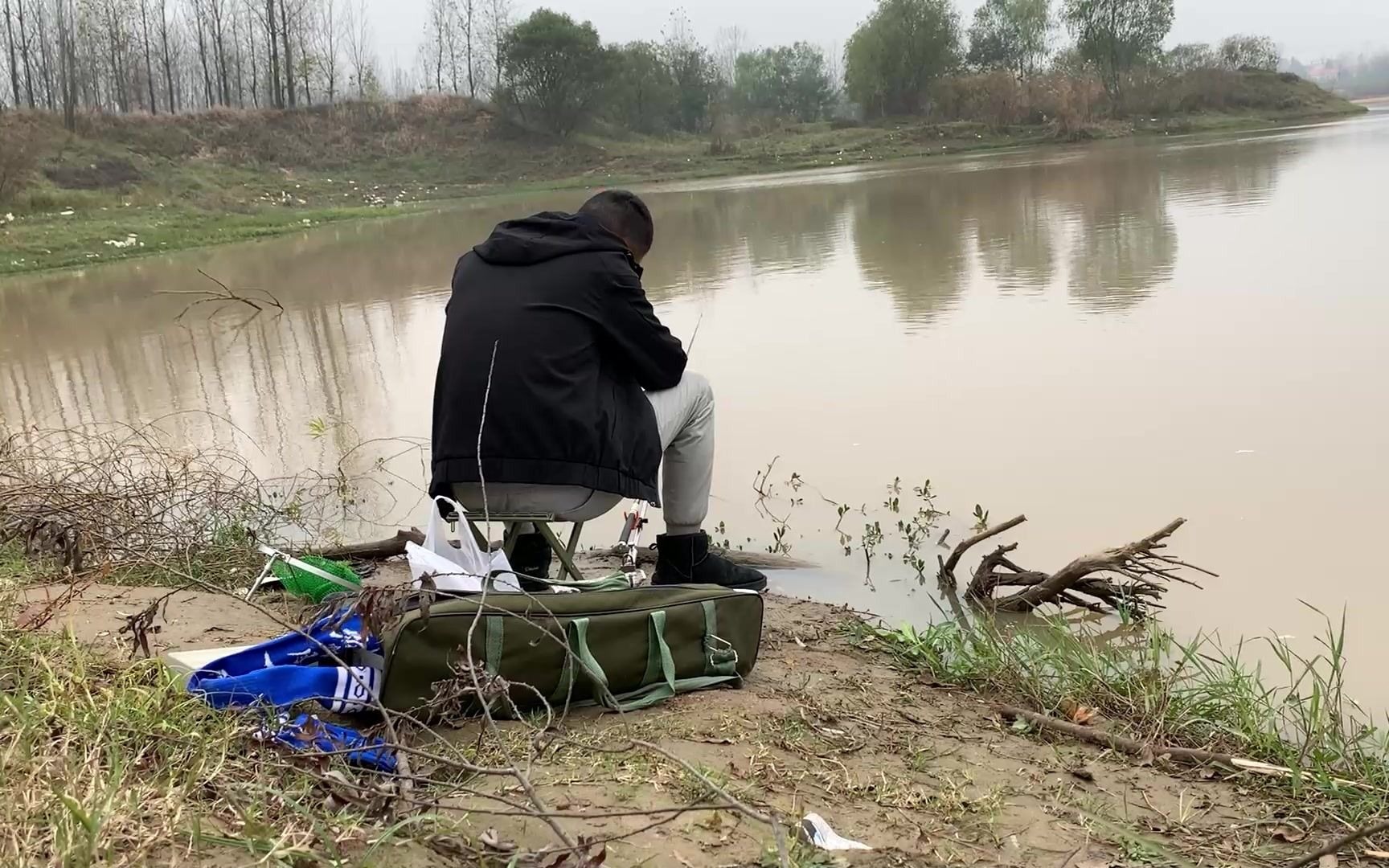 活动作品在家闲来无事跑去钓鱼结果空军回家唉又是愉快的一天啊