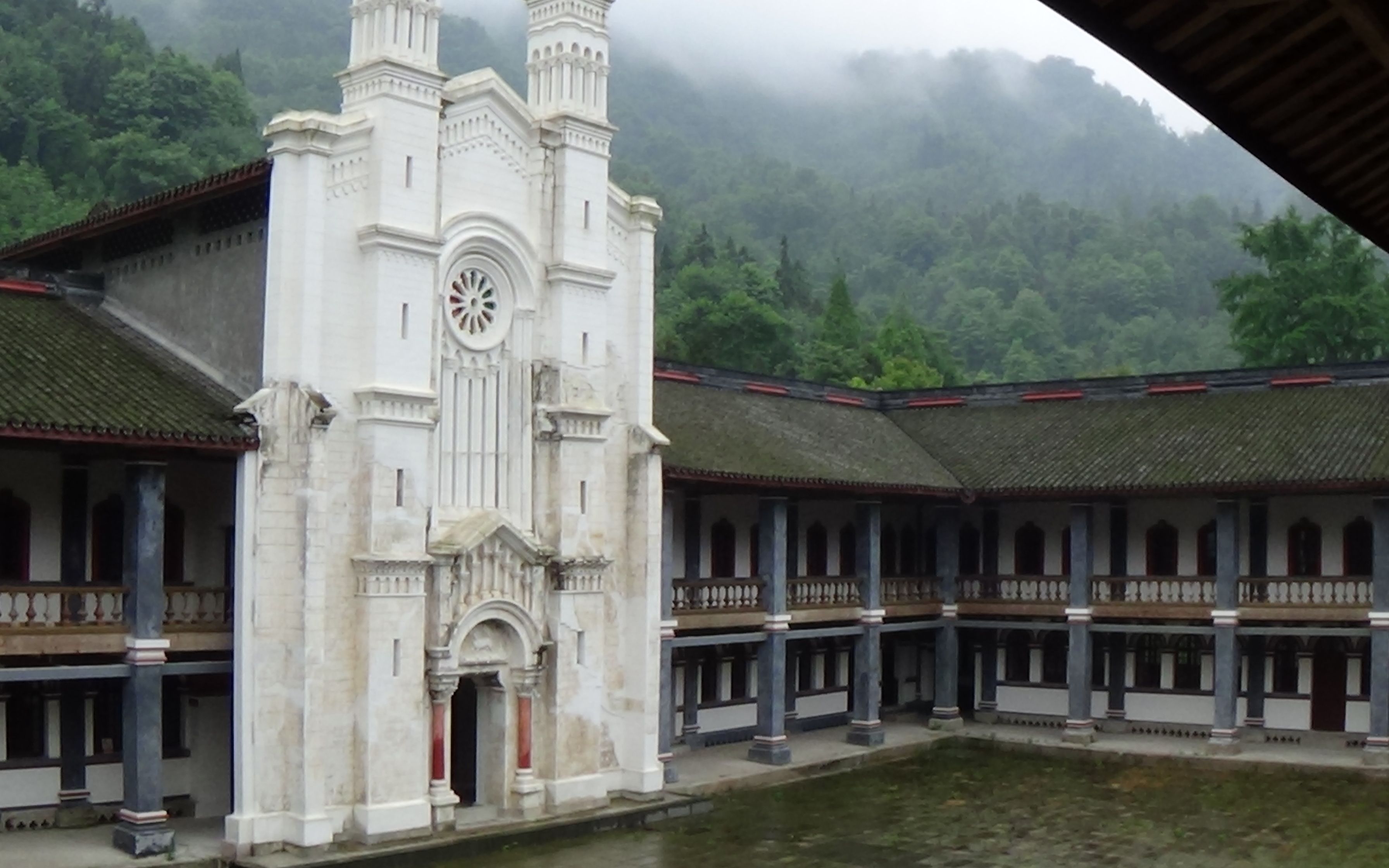 成都白鹿镇修道院的兴衰