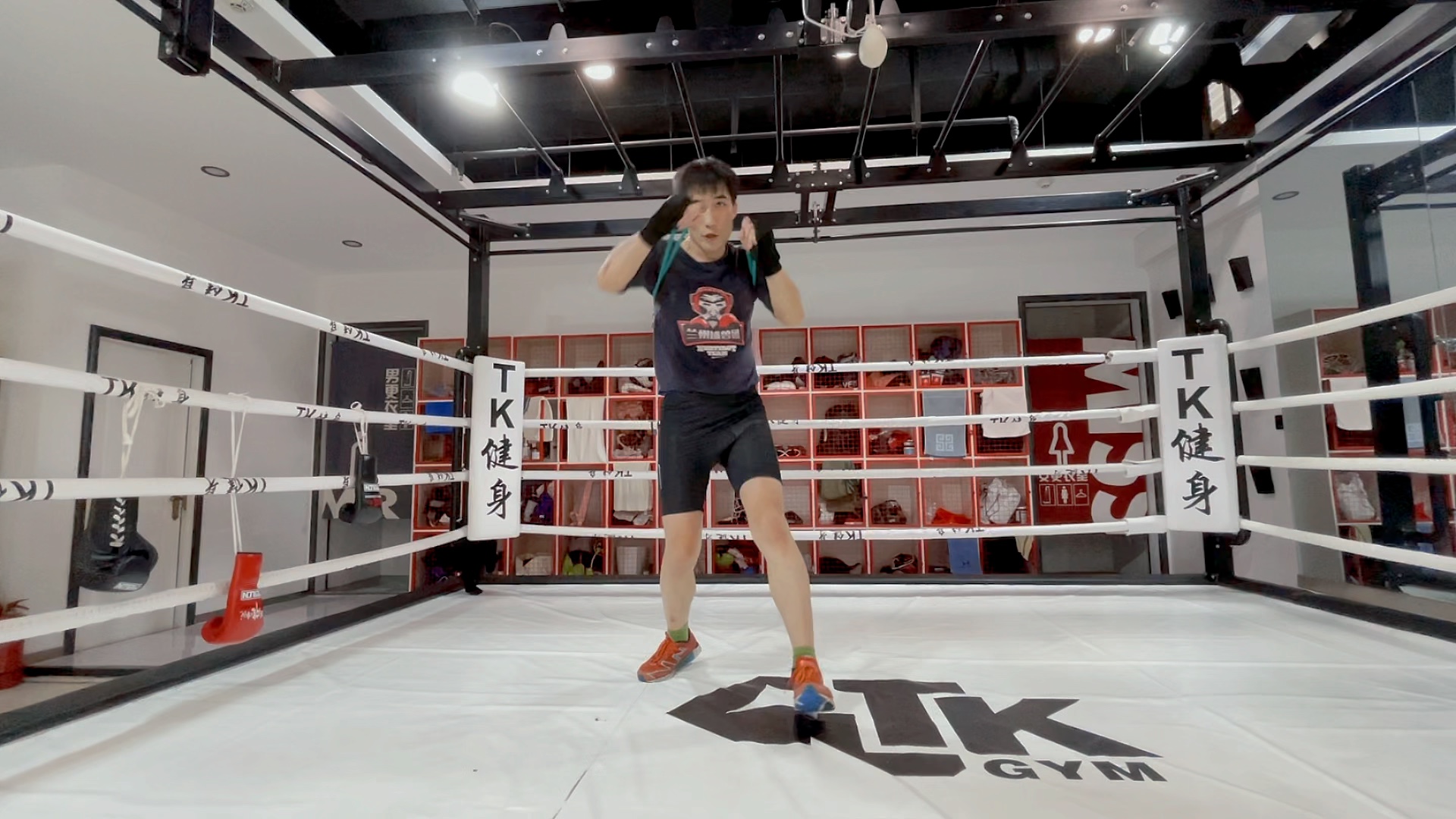 「拳击课堂」交叉步协调训练